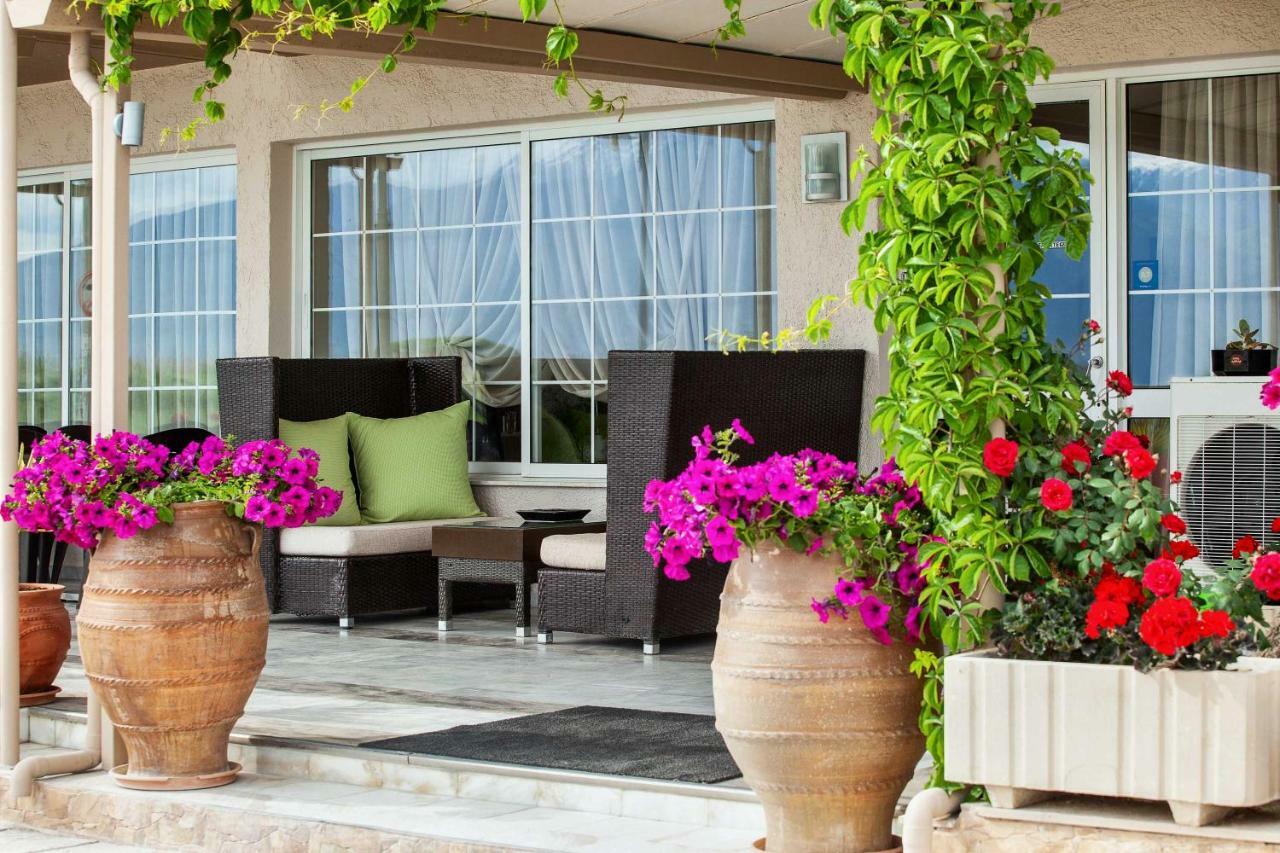 Amfion Hotel Olympiakí Aktí Exterior foto